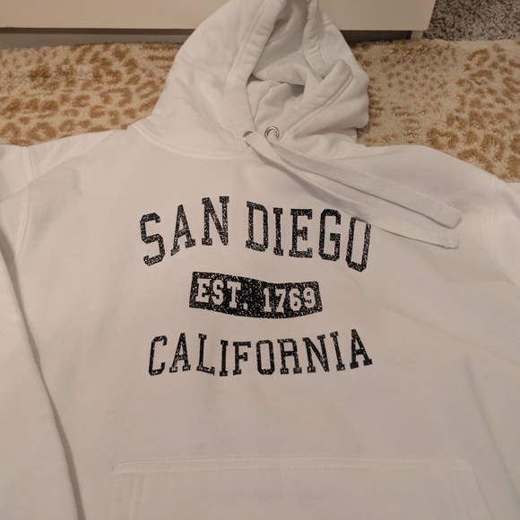 White San Diego California Hoodie - Picture 4 of 5